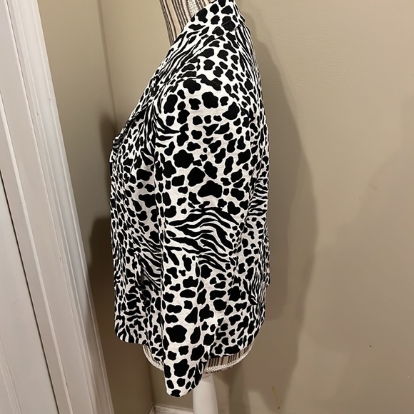 Chicos Animal Print Jacket Size Chicos Size 1 (8) Medium - Picture 3 of 5